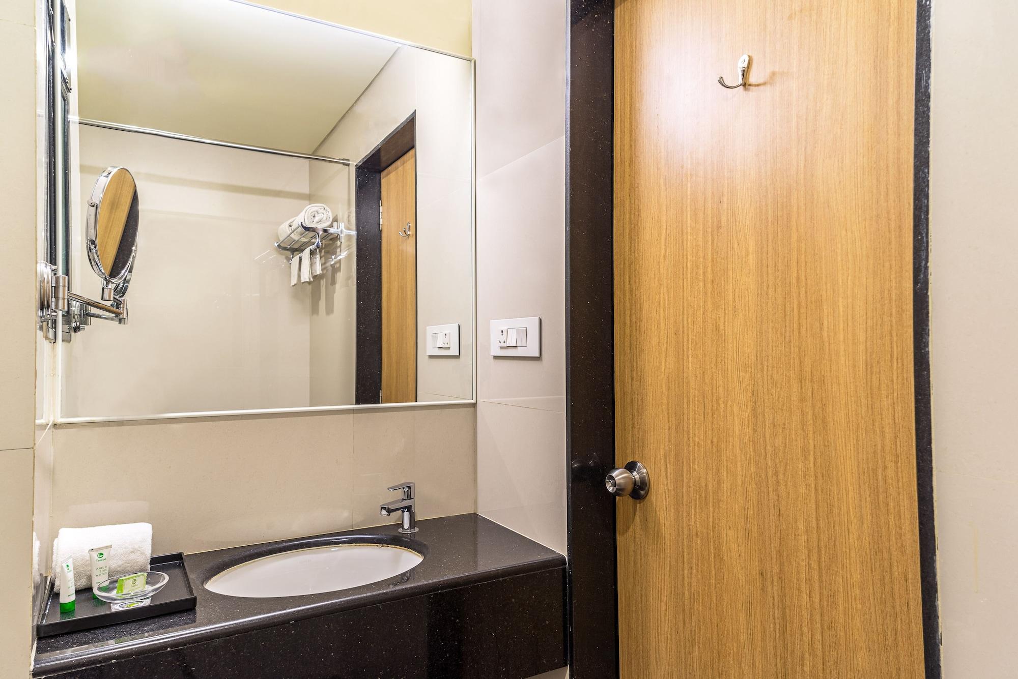 Treebo Premium Grand Emerald Pimpri-Chinchwad Zewnętrze zdjęcie