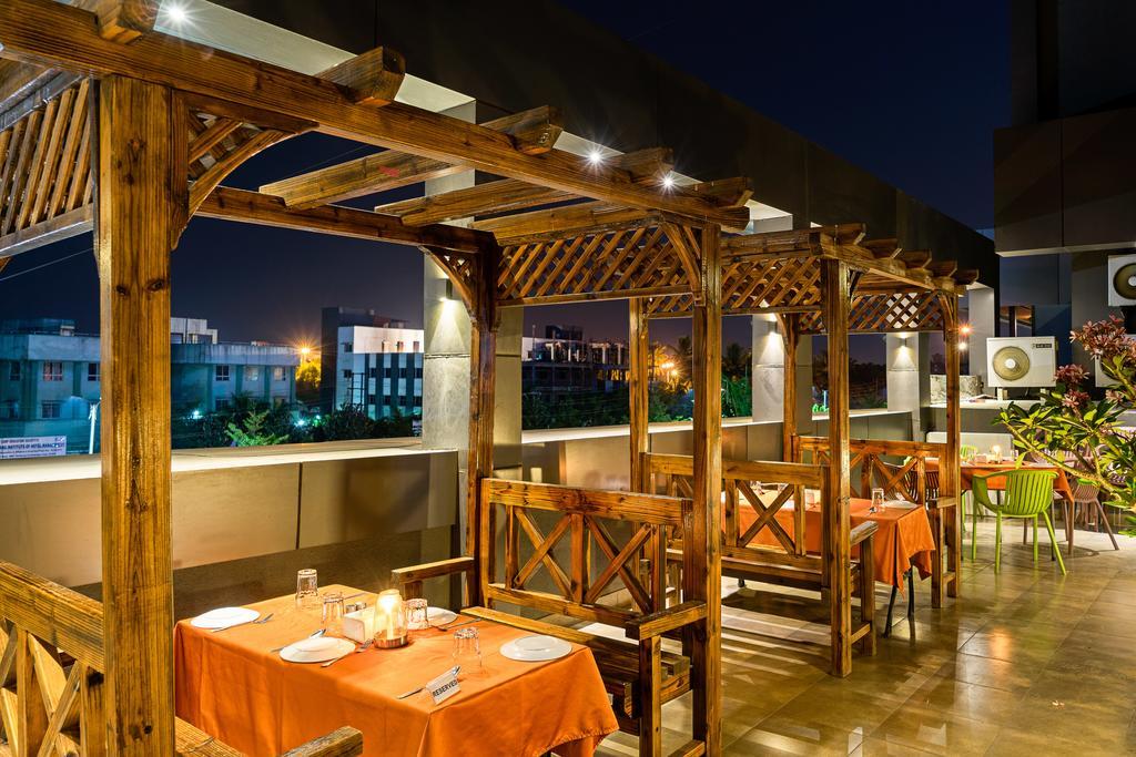 Treebo Premium Grand Emerald Pimpri-Chinchwad Zewnętrze zdjęcie