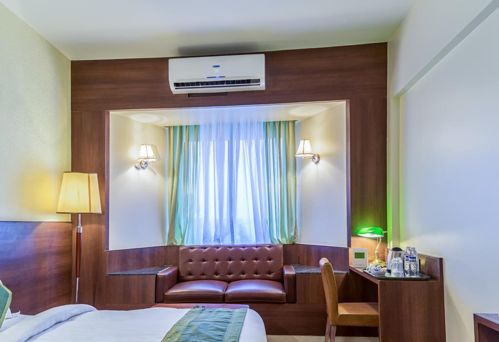 Treebo Premium Grand Emerald Pimpri-Chinchwad Zewnętrze zdjęcie