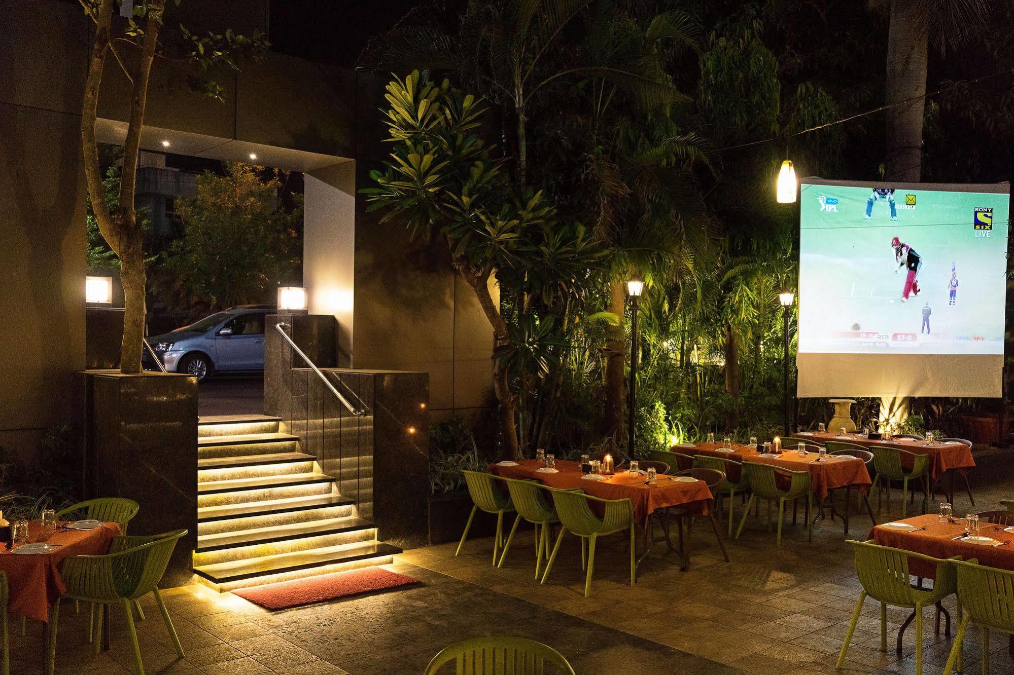 Treebo Premium Grand Emerald Pimpri-Chinchwad Zewnętrze zdjęcie