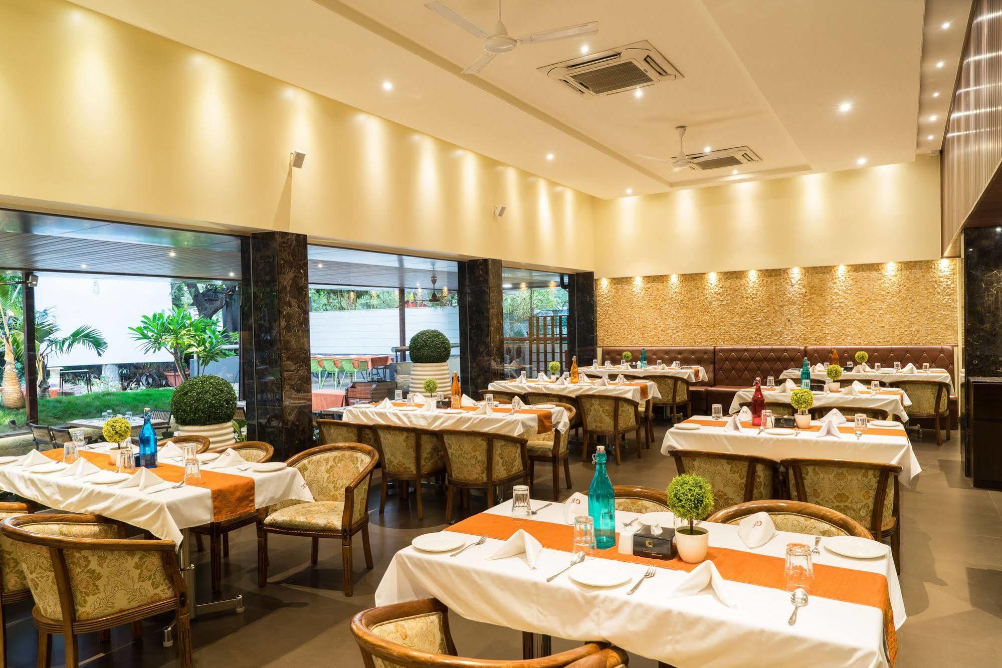 Treebo Premium Grand Emerald Pimpri-Chinchwad Zewnętrze zdjęcie